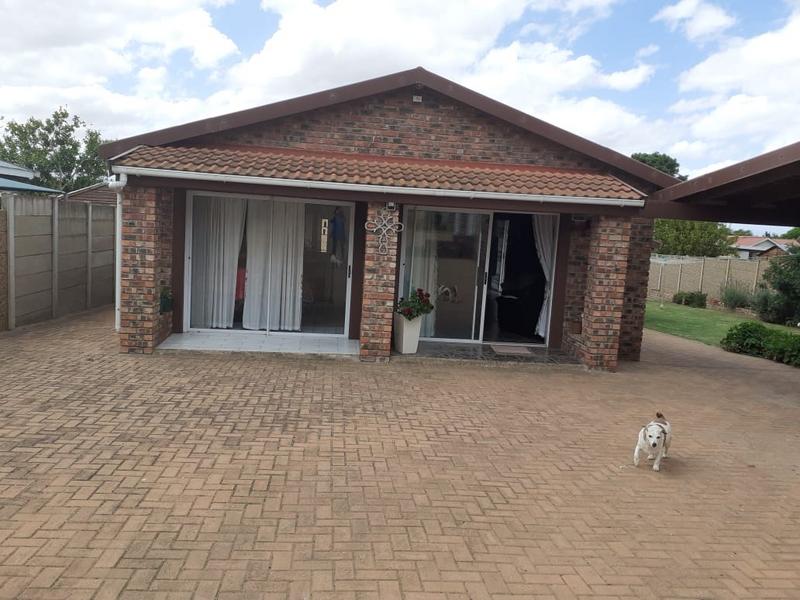 2 Bedroom Property for Sale in Albertinia Western Cape